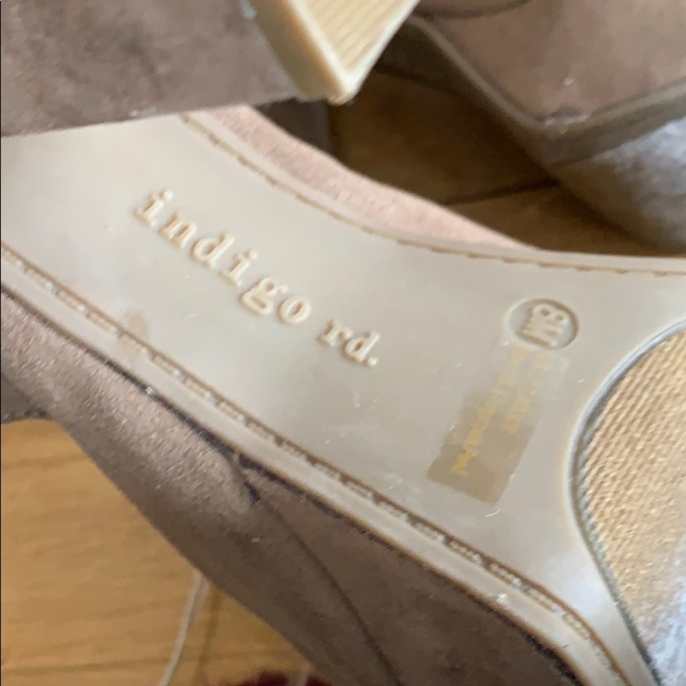 Indigo Rd. Wedges - Picture 4 of 4